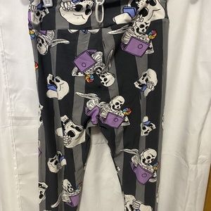 Lularoe new leggings with skeletons one size comfy stretchy